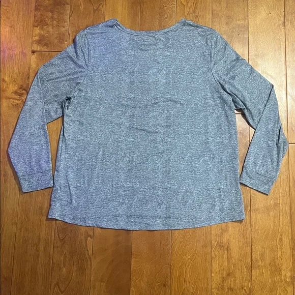 Secret Treasures Heather Gray Long Sleeve Pajama Top Gnomes Holidays Novelty - Picture 7 of 7